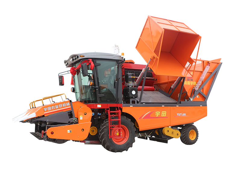 4YZB-4A3自(zi)走式(shi)穗莖兼收(shou)玉米(mi)收(shou)穫(huo)機