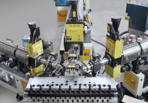 自(zi)動化(hua)生産(chan)線